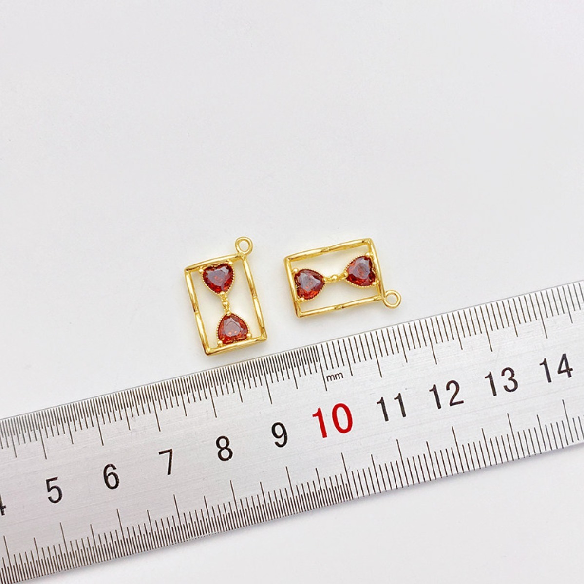 Light Luxury Retro Red Heart H - Jewelry Making Light 评论和价格