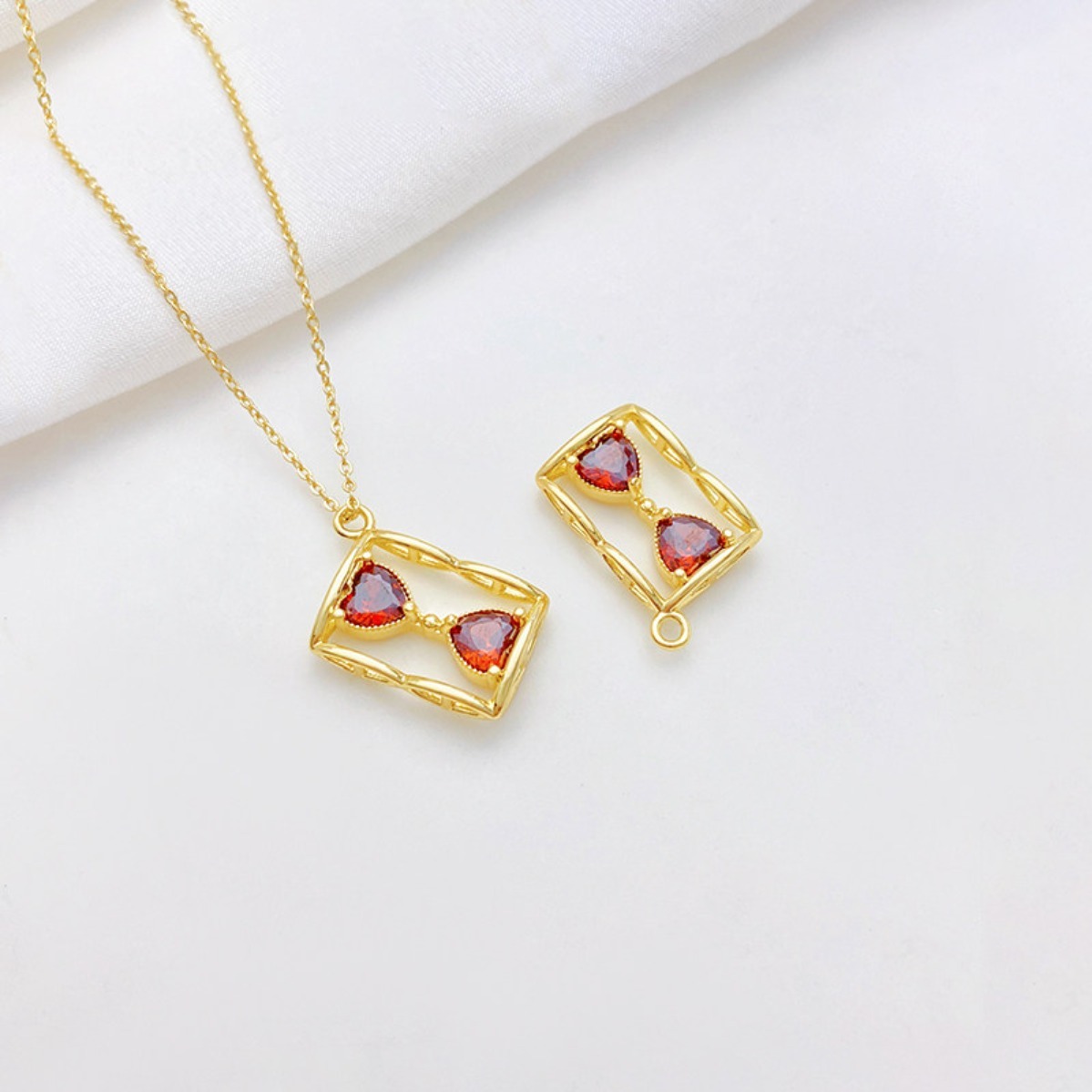 Light Luxury Retro Red Heart H - Jewelry Making Light 评论和价格